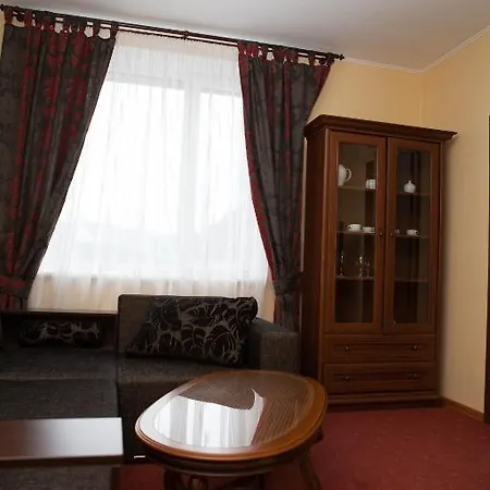 Ялинка Готель Szálloda 3*