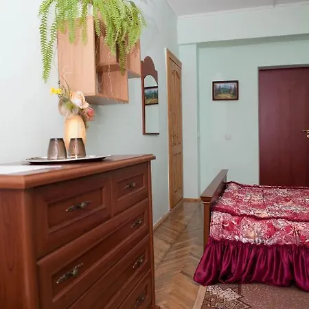 Ялинка Готель Szálloda 3*