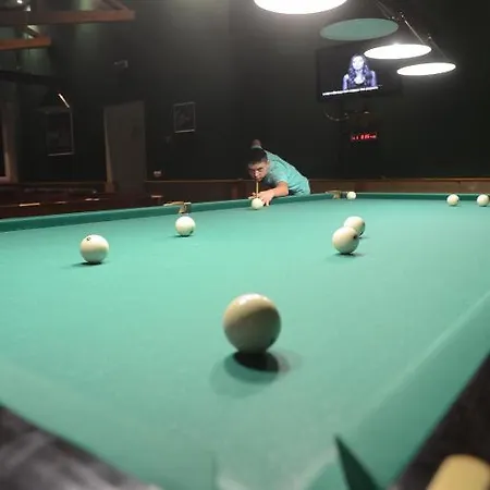 Ялинка Готель