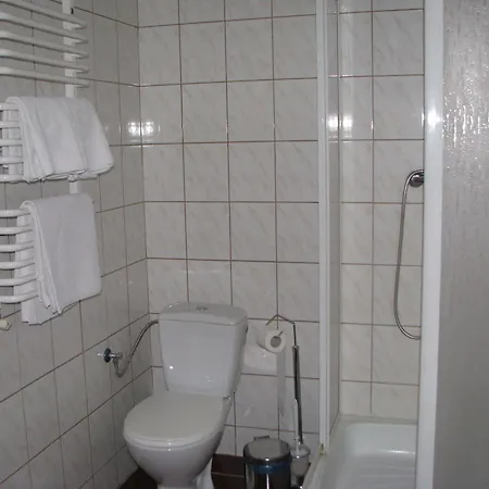 Ялинка Готель Szálloda