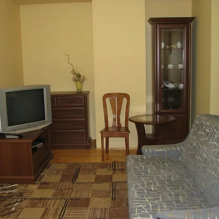 Ялинка Готель Szálloda