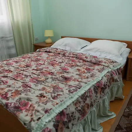 Отель Ялинка Готель