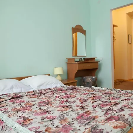 Отель Ялинка Готель 3*