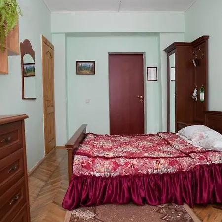 Отель Ялинка Готель