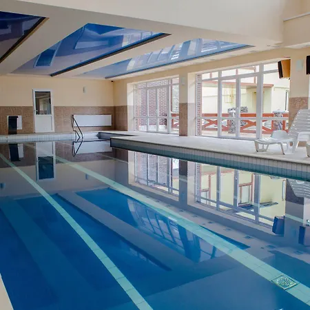 Ялинка Готель Отель