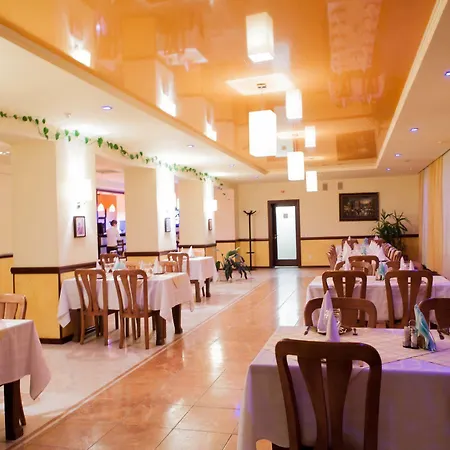 Отель Ялинка Готель