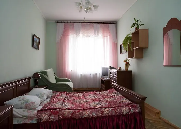 Ялинка Готель 3* Vyshkiv