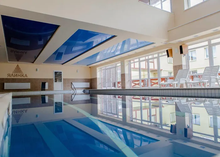 Ялинка Готель Hotel Vyshkiv