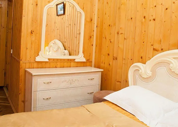 Hotel Ялинка Готель Vyshkiv